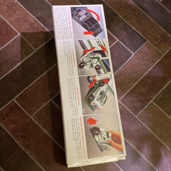 Hess Recreation Van 1998 with Box with Dune Buggie and Motorcycle - Picture 4 of 9